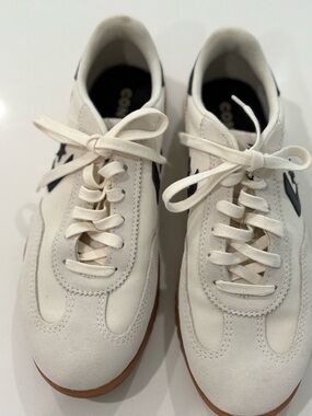 Converse Women’s Cream & Black Sneakers | Size 8